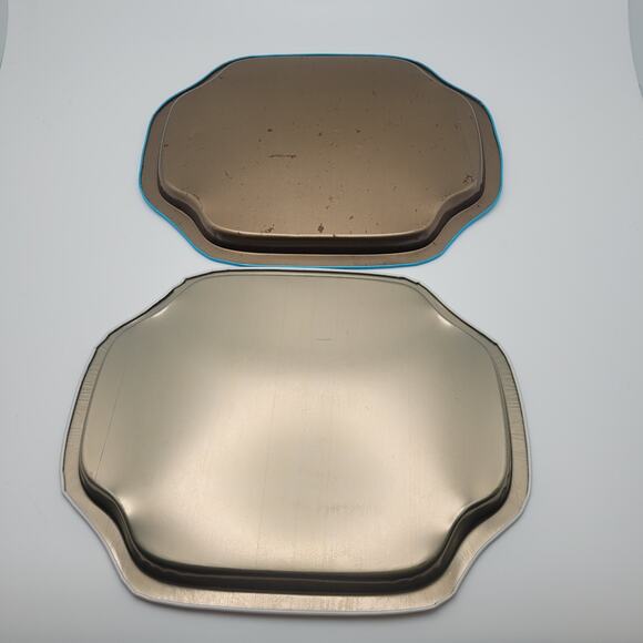 Set of 2 Vintage Floral Metal Trays – Butterfly & Spring Flower Motifs Cottage - Picture 4 of 7